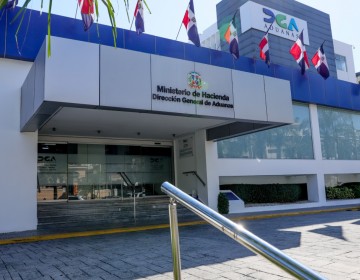 Aduanas confisca m&aacute;s de 600,000 d&oacute;lares en el AILA