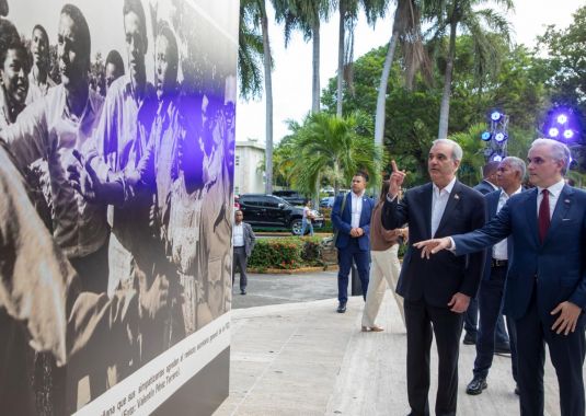 Presidente Abinader participa en acto de conmemoración por natalicio de Hatuey De Camps, líder político que luchó por la democracia, las libertades públicas, la igualdad y la dignidad