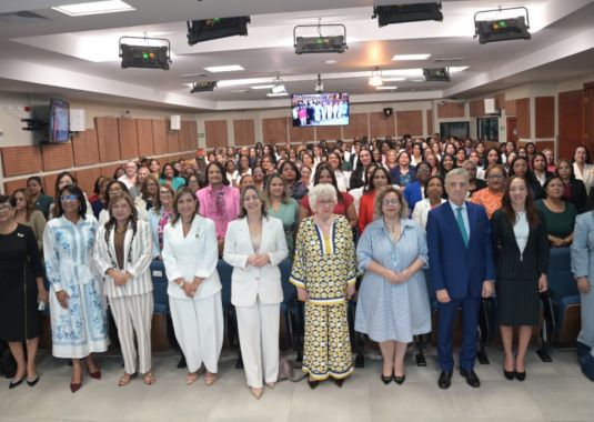 Ministerio de la Mujer y OEA fortalecen liderazgo político de mujeres rurales de la región
