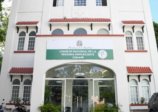 Conape fortalece protección ante el maltrato y el abandono a personas adultas mayores