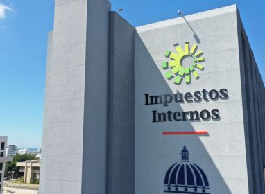 DGII informa emisión exclusiva de facturas electrónicas para Grandes Locales y Medianos Contribuyentes desde noviembre