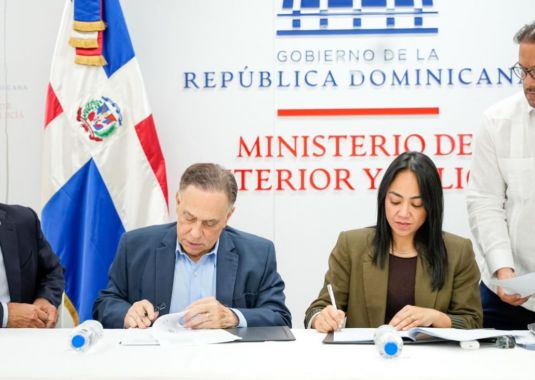 Ministerio de Interior y Policía gestiona terreno para nueva estación de bomberos en Haina