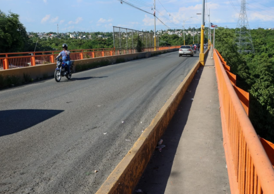  MOPC anuncia restricciones de circulación de vehículos pesados en el puente de La Barquita, Sabana Perdida, para su segunda fase de mantenimiento