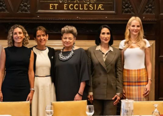 Primera dama Raquel Arbaje destaca iniciativas de protección y bienestar de la niñez durante encuentro en Nueva York