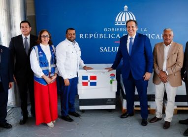 Ministerio de Salud fortalece cadena de frío para garantizar calidad de las vacunas con entrega de 421 refrigeradoras