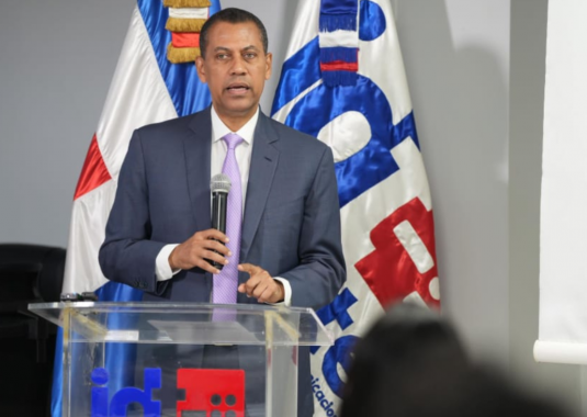 Presidente del Indotel llama a universidades a liderar transformación digital del país