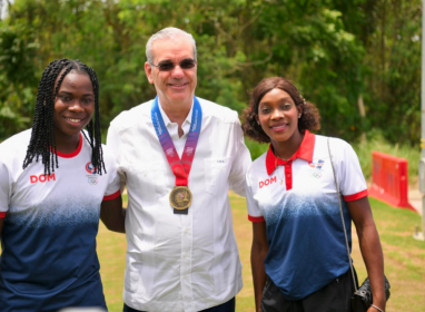 Presidente Luis Abinader es reconocido por su visión y aportes al éxito de los XXV Juegos Centroamericanos y del Caribe Santo Domingo 2026