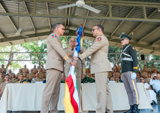 Ministro de Defensa encabeza traspasos de mando en el Ejército y la Fuerza Aérea