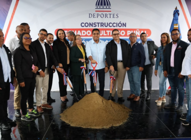 Ministerio de Deportes inicia los trabajos de construcción de multiuso en el municipio Puñal