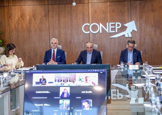 Luis Miguel De Camps destaca ante el CONEP la educación como motor del desarrollo nacional