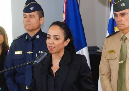 Ministra de Interior y Policía: 