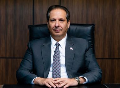 Ministro Víctor Atallah recomienda reforzar cuidados ante las altas temperaturas