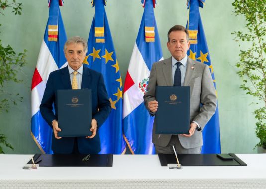 República Dominicana y Unión Europea acuerdan impulsar estudios sobre potencial de tierras raras, en Pedernales