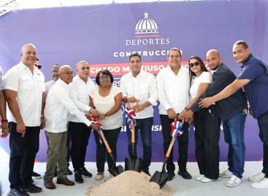 Ministerio de Deportes inicia construcción de siete multiusos en la región Sur con inversión de 200 millones de pesos.