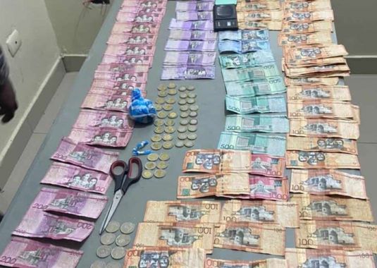 Caen cuatro en Neiba: les ocupan drogas y dinero durante operativos