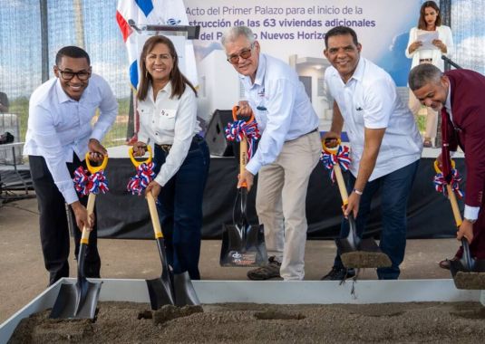 Ministerio de Energía y Minas da primer palazo para construcción de otras 63 viviendas en proyecto Nuevos Horizontes, Cotuí