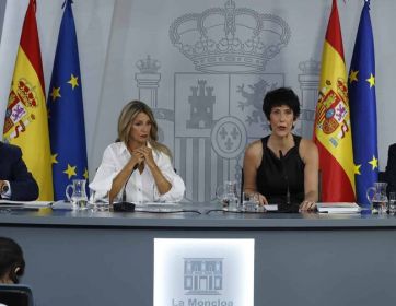 Gobierno español desclasifica informes de inteligencia sobre entrada de migrantes a Ceuta
