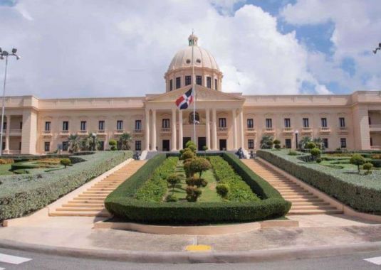Poder Ejecutivo designa a Federico Alberto Cuello Camilo mediante el Decreto 438-26