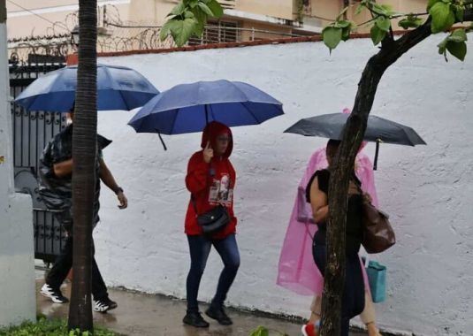 Aguaceros y tormentas eléctricas marcarán las condiciones del tiempo este jueves y el calor continúa