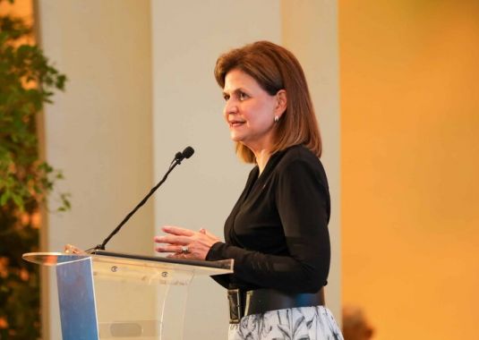  La vicepresidenta llama a reforzar la prevención en el sistema de salud