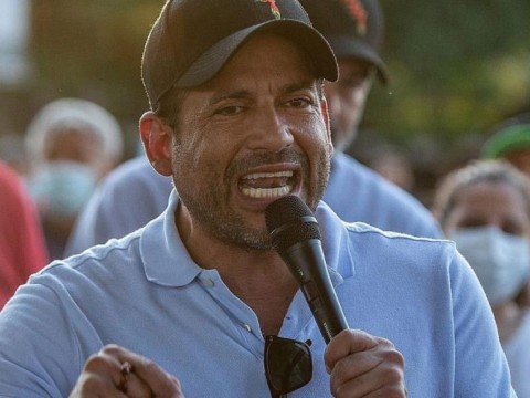 Detienen a gobernador de regi&oacute;n boliviana Santa Cruz, Luis Fernado Camacho