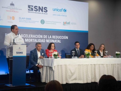 Autoridades de Salud presentan plan para reducir la mortalidad neonatal