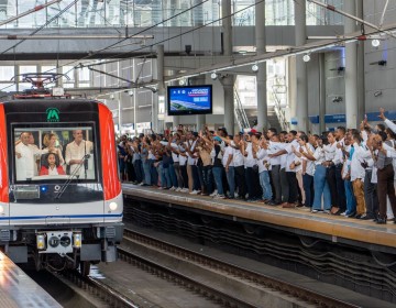 Presidente Abinader inaugura ampliaci&oacute;n y pasillo de interconexi&oacute;n peatonal del Metro de Santo Domingo; trenes de 6 vagones operar&aacute;n desde este domingo