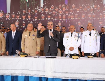 Presidente Abinader encabeza cuadrag&eacute;sima octava graduaci&oacute;n de 64 nuevos cadetes de la Polic&iacute;a Nacional formados bajo el Modelo de Transformaci&oacute;n