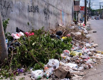 En la carretera de Villa Faro la basura es permanente