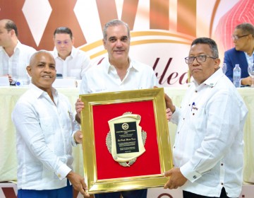 Presidente Abinader afirm&oacute; que el Gobierno continuar&aacute; apoyando a los peque&ntilde;os y medianos productores de la harina con equipamiento y ayudas t&eacute;cnicas para mantener precios adecuados del pan