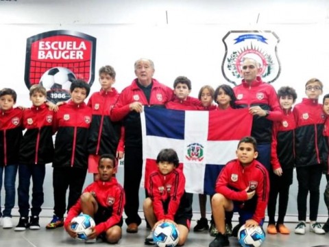 Dos equipos de la Escuela Bauger de f&uacute;tbol jugar&aacute;n en Guatemala