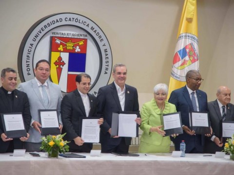 Firman pacto con 13 universidades para capacitar polic&iacute;as; programa incluye manejo de las emociones