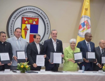 Firman pacto con 13 universidades para capacitar polic&iacute;as; programa incluye manejo de las emociones