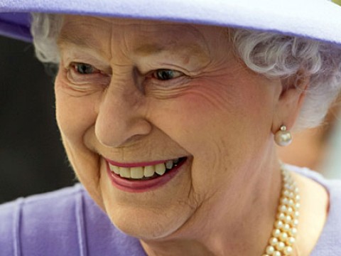 Isabel II cancela agenda online por s&iacute;ntomas de COVID-19
