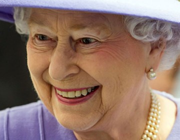 Isabel II cancela agenda online por s&iacute;ntomas de COVID-19
