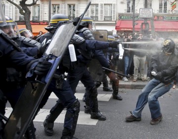 Disturbios en Par&iacute;s durante una manifestaci&oacute;n de personal sanitario