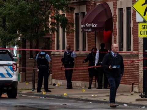 Tiroteo frente a una funeraria deja 15 heridos en Chicago