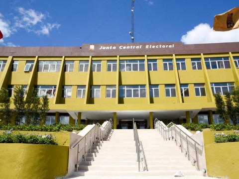 La JCE mantiene restricciones para promoci&oacute;n de las precandidaturas