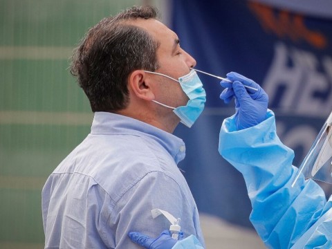 Cinco defunciones por covid-19 y 7,153 casos nuevos detectados