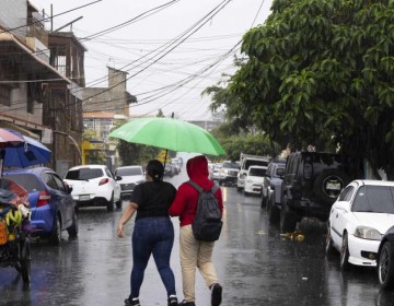 Onda tropical y vaguada provocar&aacute;n lluvias en varias provincias del pa&iacute;s para este jueves