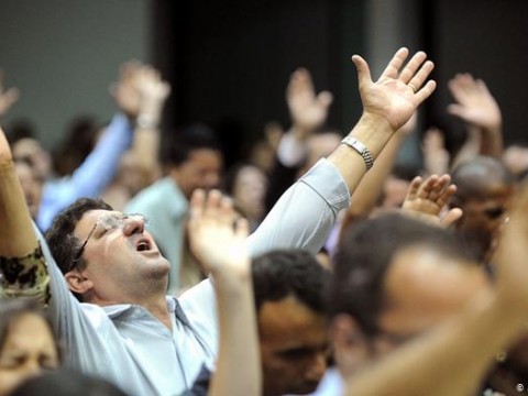 Evang&eacute;licos reiniciar&aacute;n sus cultos este domingo