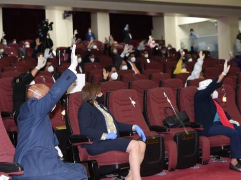 Diputados aprueban 15 d&iacute;as m&aacute;s al estado de emergencia