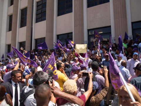 Diputados del PLD se desligan de da&ntilde;os al Palacio de Justicia durante disturbios
