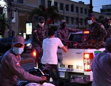 Polic&iacute;a Nacional apresa 1,029 individuos por incumplir con la dispersi&oacute;n del toque de queda