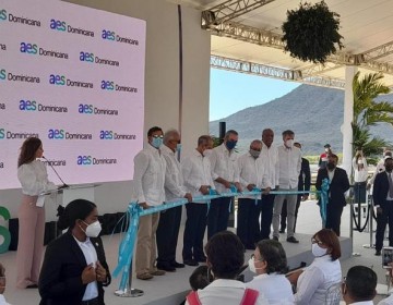 Abinader inaugura parque de energía solar que aportará 50 megavatios