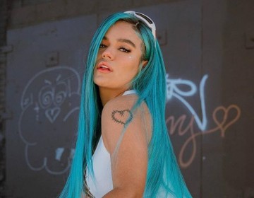 &ldquo;No miro pa atr&aacute;s ni pa parquearme&rdquo;, Karol G enciende las redes sociales