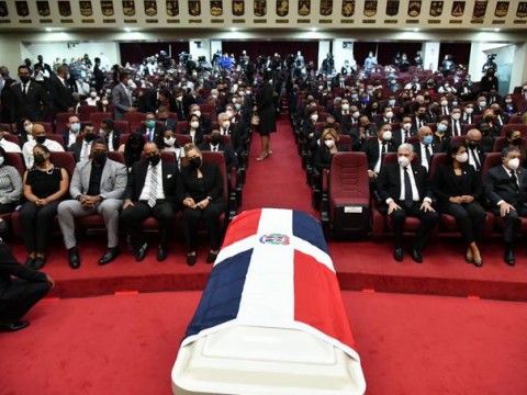 Diputados y Senadores dan ultimo adi&oacute;s al merenguero Johnny Ventura