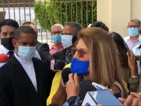 Religiosos y feministas protestan por supuesto &ldquo;boicot" de senadores para retrasar aprobaci&oacute;n del C&oacute;digo Penal
