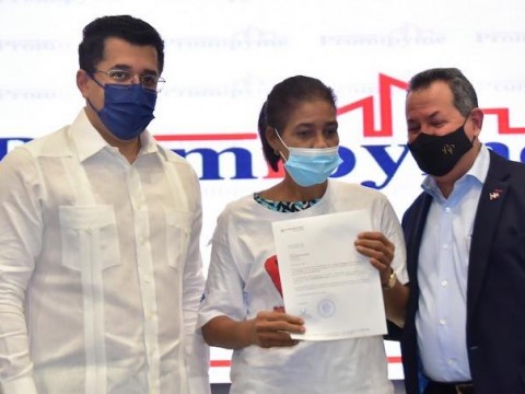 Prestan RD$14.3 millones a buhoneros de la avenida Duarte a tasa de 12% anual
