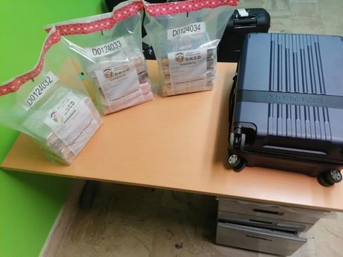 Incautan 14 paquetes de coca&iacute;na a un belga en aeropuerto de Punta Cana